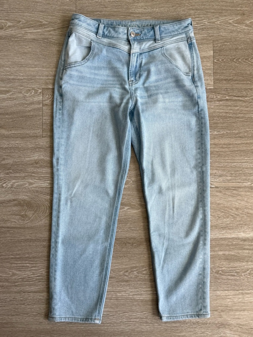 American Eagle Light Wash Jeans